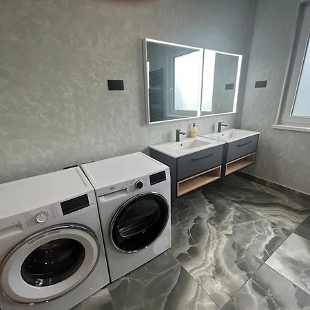 Apartment Ema *